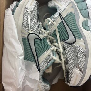 NWT Nike Zoom Vomero 5 Metallic Silver and Wolf grey Women’s Running Shoes